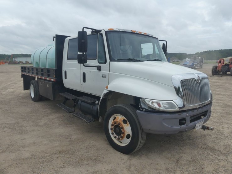 2006-international-durastar-4300-image-2