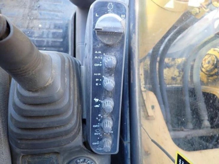 2004-deere-270c-lc-image-14