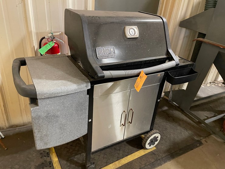#4551-•-weber-genesis-silver-lp-grill-image-1