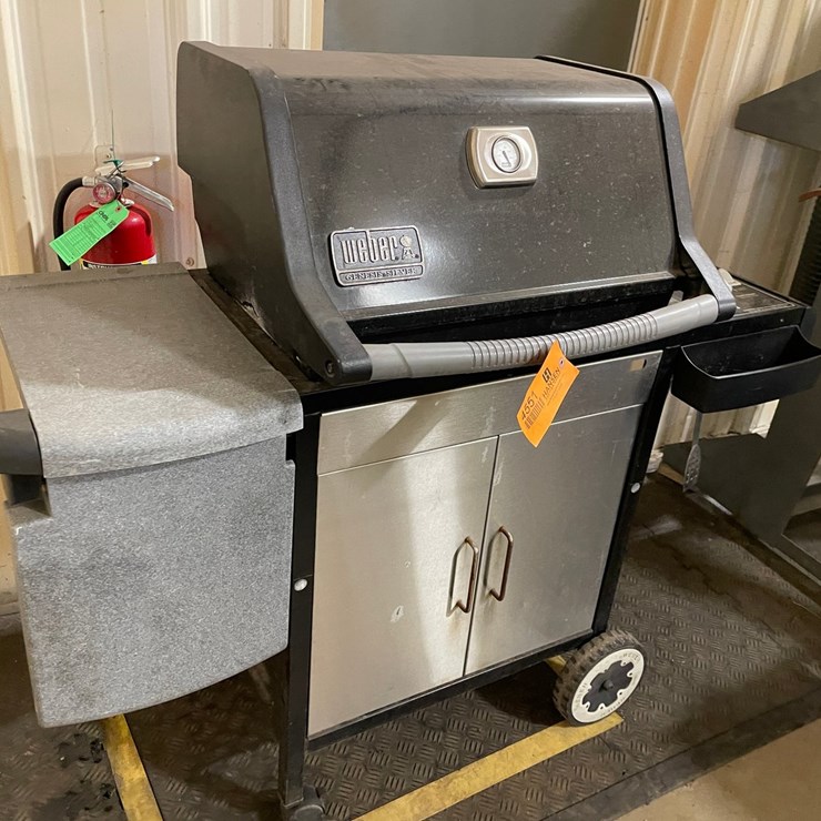 #4551 • Weber Genesis Silver LP Grill