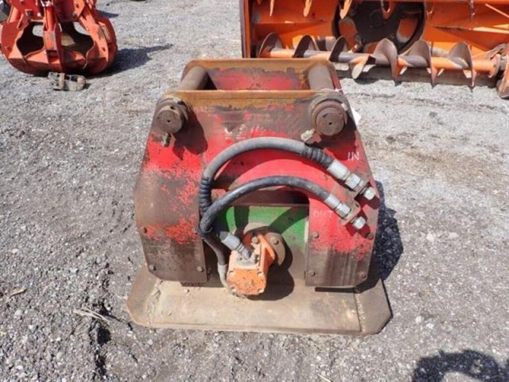genpac-30-in.-hydraulic-plate-compactor-image-8