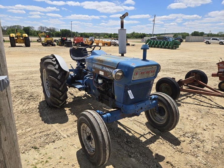 ford-4000-image-3