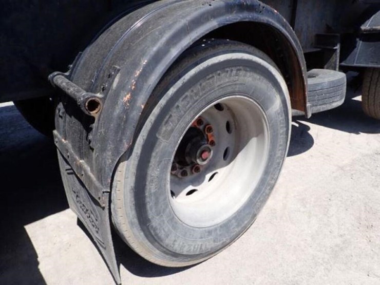 2007-axle-end-dump-image-35