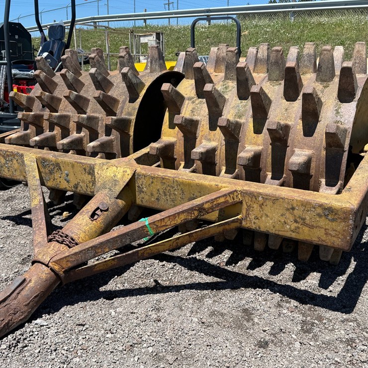 #28 • PULL TYPE 8' SHEEPS FOOT COMPACTOR