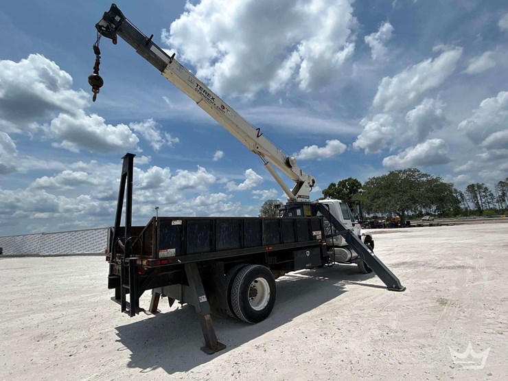 2014-international-durastar-4300-image-3