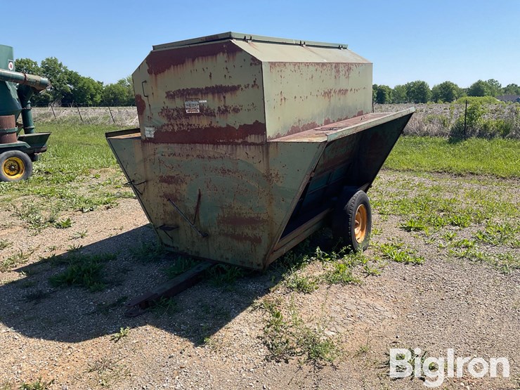 portable-cattle-feeder-image-1