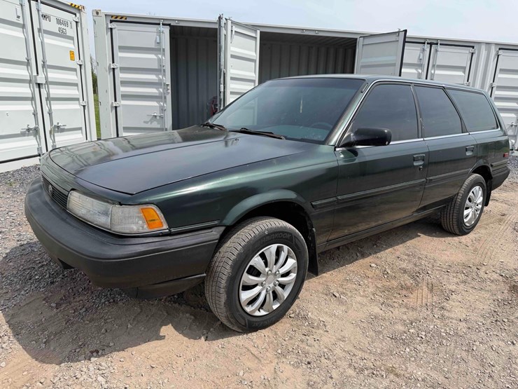 1990-toyota-camry-image-1