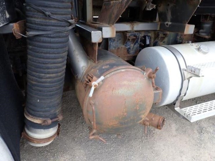inoperable-2007-supervac-2000-on-2007-mack-ct713-1-image-110