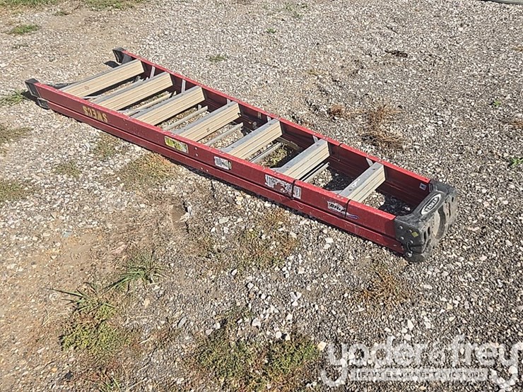 8'-a-frame-ladder-image-3