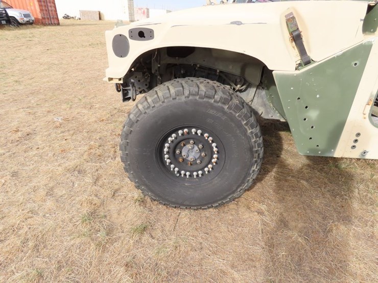 2009-am-general-humvee-4x4-image-4