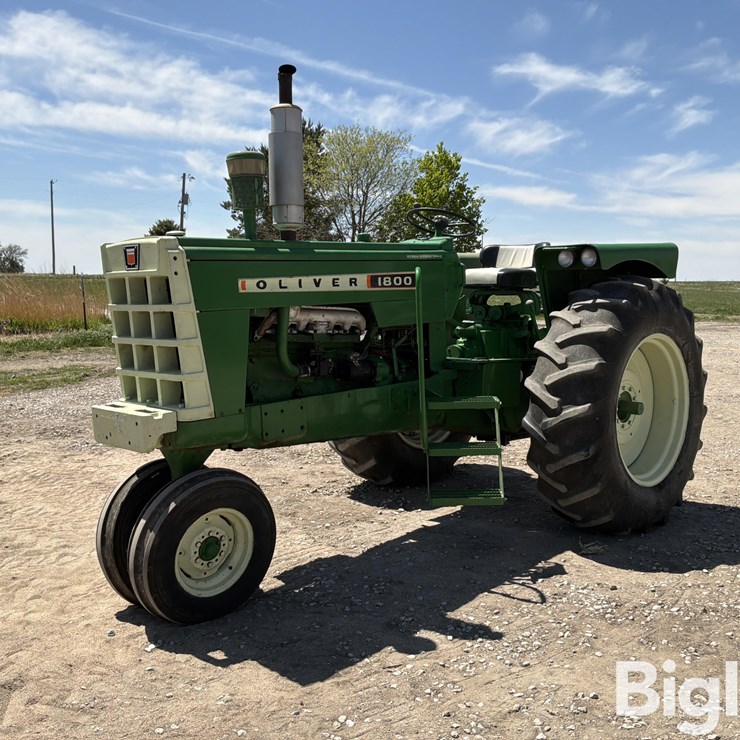 1964 OLIVER 1800
