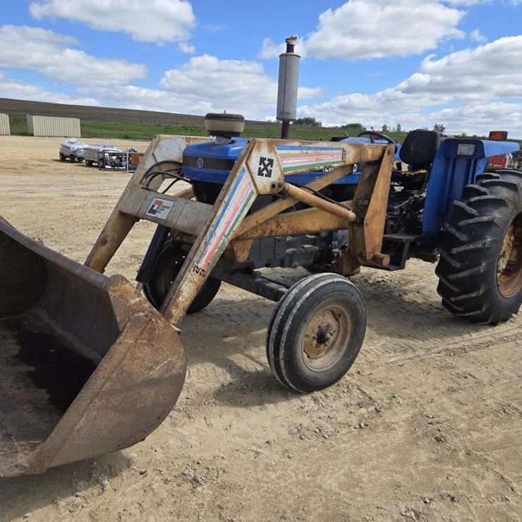 NEW HOLLAND 5610