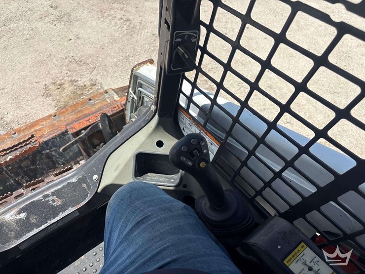 bobcat-t450-image-14