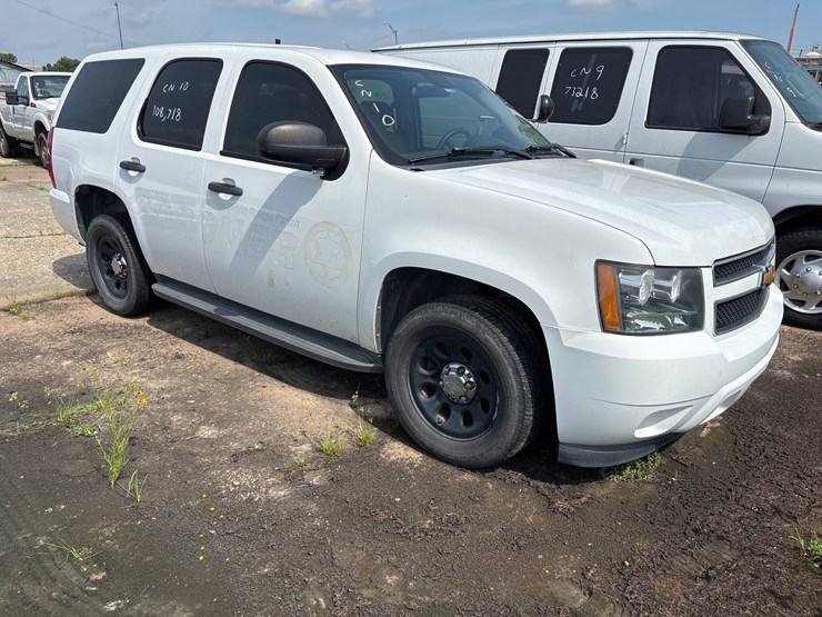2013-chevrolet-tahoe-image-1