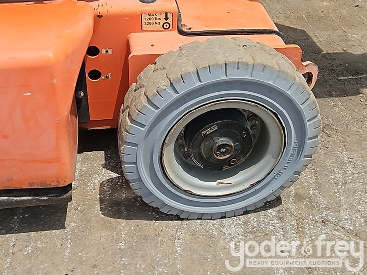 2011-jlg-e400ajpn-image-10