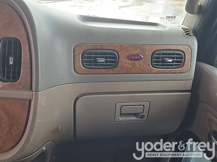 2007-peterbilt-379-image-57