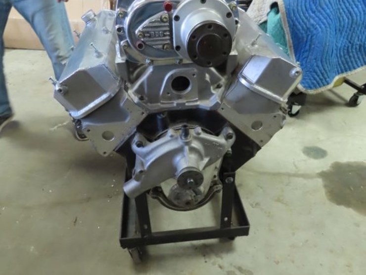 modified-chevrolet-427-v8-motor-image-4