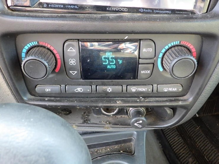 2003-chevrolet-blazer-image-35
