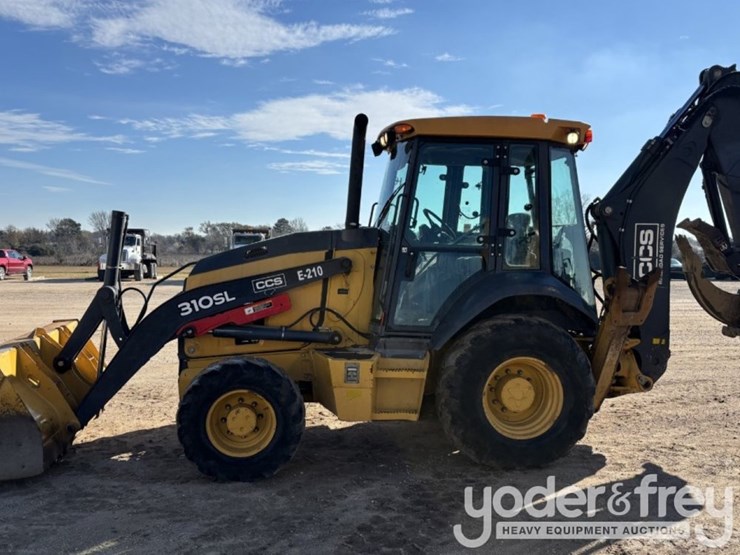 2020-deere-310sl-image-1