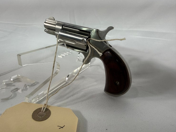 #78-•-north-american-arms-22-magnum-revolver-w29951-image-3