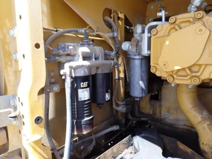 2021-caterpillar-323-image-57