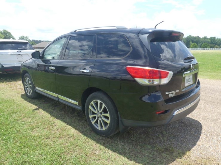 2013-nissan-pathfinder-image-4