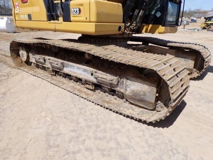 2021-caterpillar-323-image-52