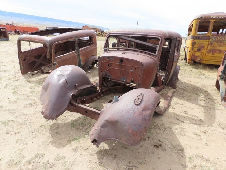 ford-2dr-sedan-body-for-project-image-2