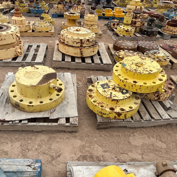 (6 pallets) assorted blind/ lift flanges & adapter flanges
