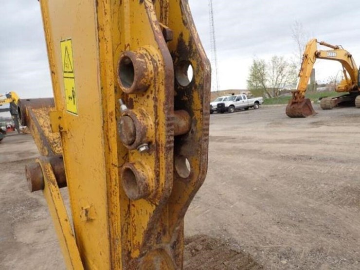 2015-caterpillar-349fl-image-22