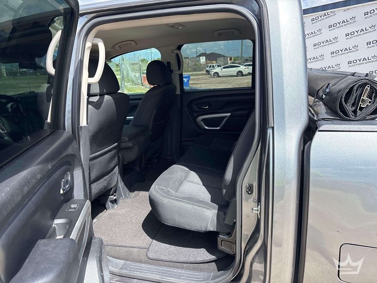 2018-nissan-titan-image-21