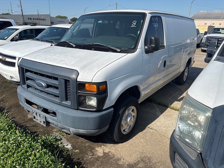 2013-ford-e150-image-3