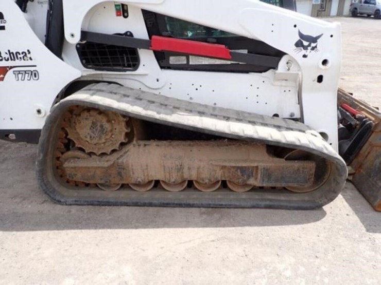 2021-bobcat-t770-image-39