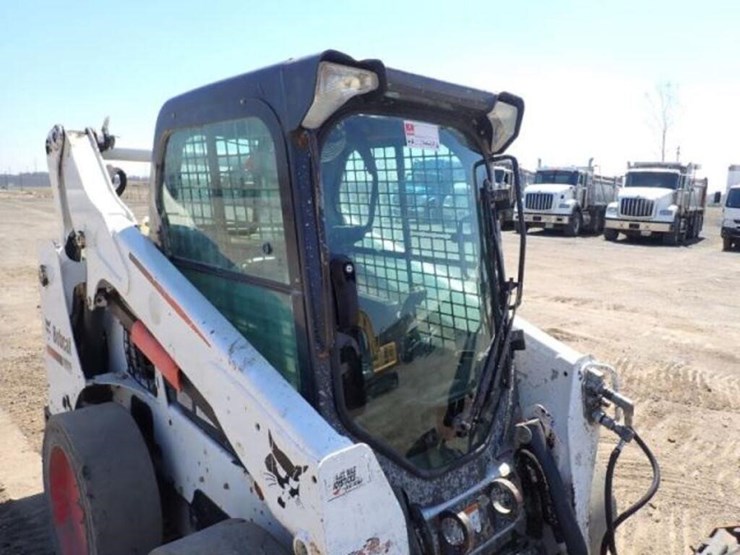 2014-bobcat-s590-image-18