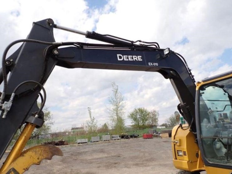 2022-deere-75g-image-28