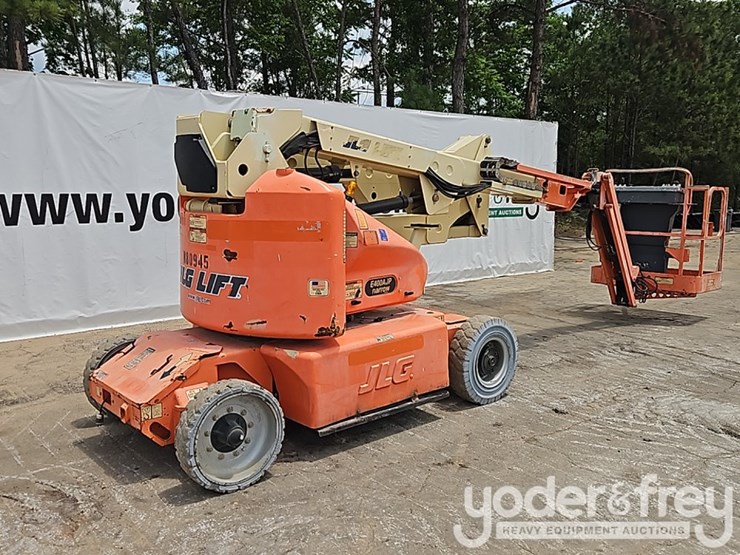 2011-jlg-e400ajpn-image-5