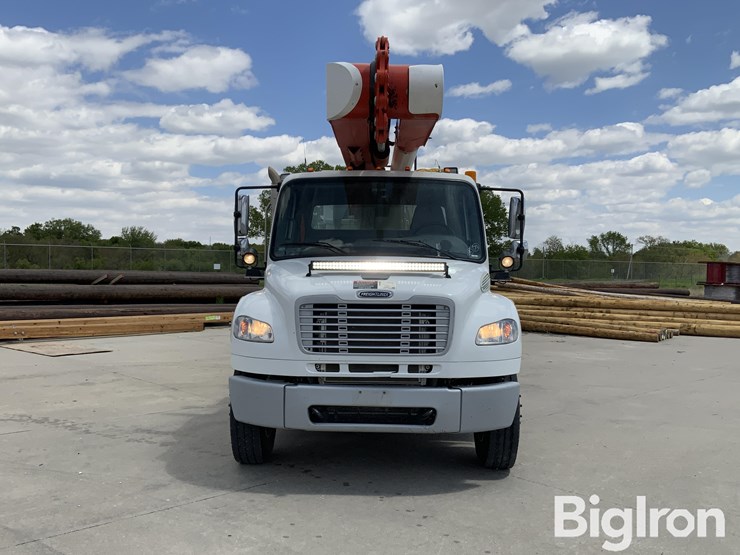 2015-freightliner-m2-106-image-2