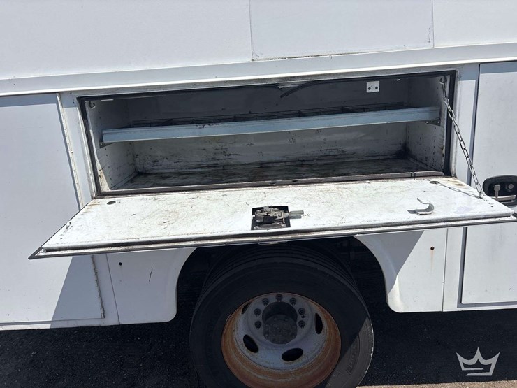 2017-ford-f450-image-24