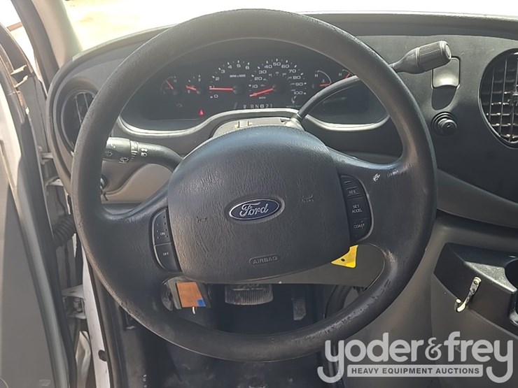 2007-ford-e250-image-32