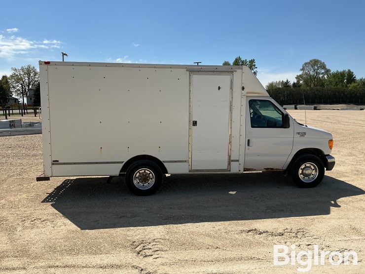 2005-ford-e350-image-4