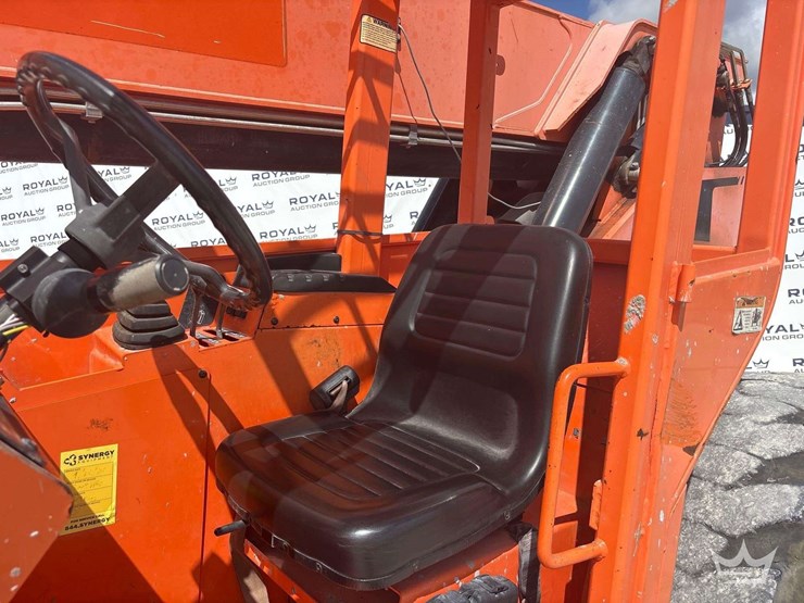 2018-jlg-10054-10,000lb-4x4-rough-terrain-telehandler-image-17