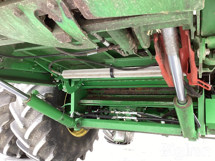 2019-john-deere-s780-image-14