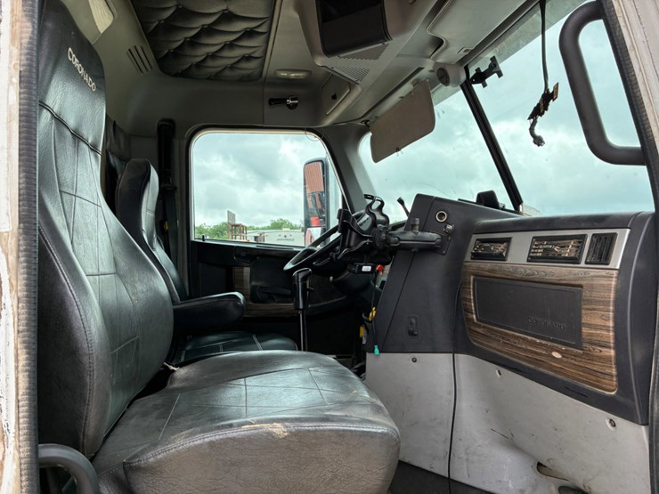 2014-freightliner-coronado-122-sd-image-8