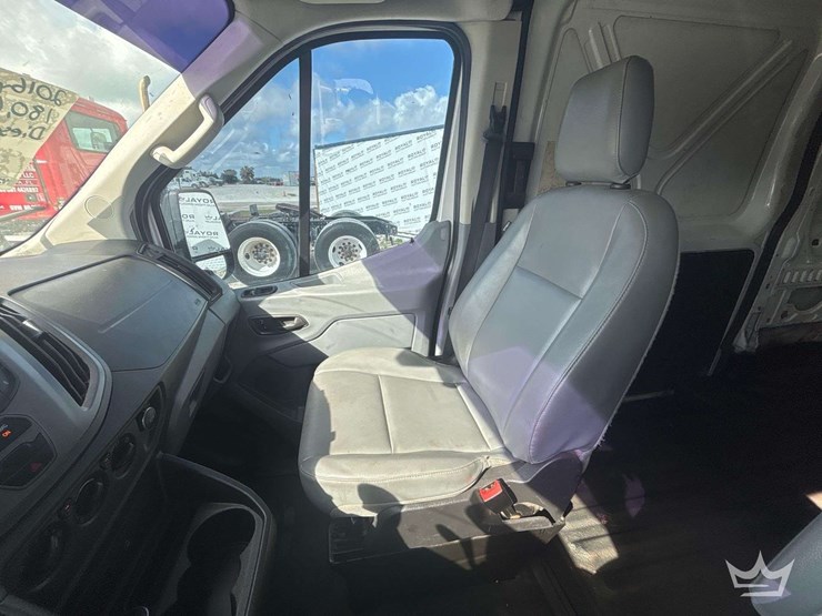 2016-ford-transit-image-28