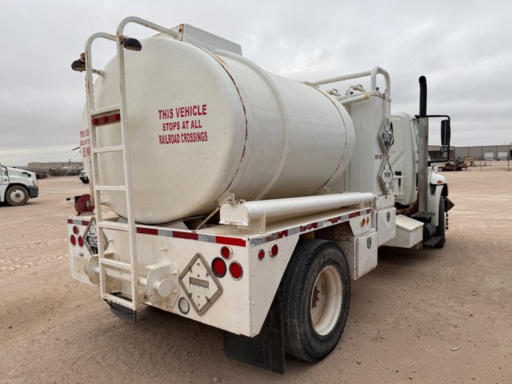 2013-international-durastar-4300-image-4