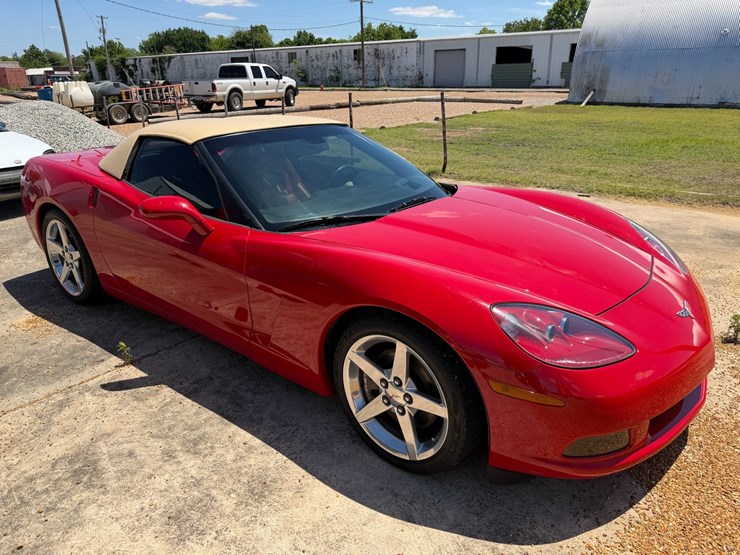 #47804-•-2005-chevrolet-corvette-convertible-vin:-1g1yy34u655124268-image-3