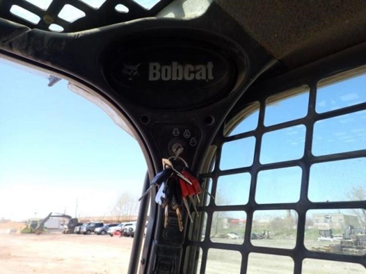 2014-bobcat-s590-image-12
