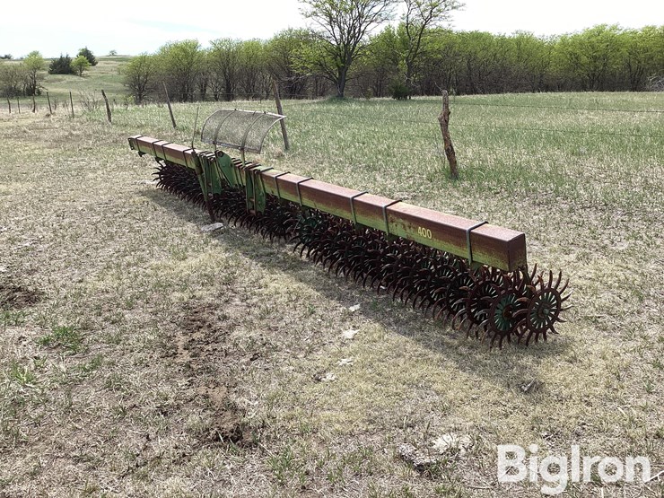 john-deere-400-image-1
