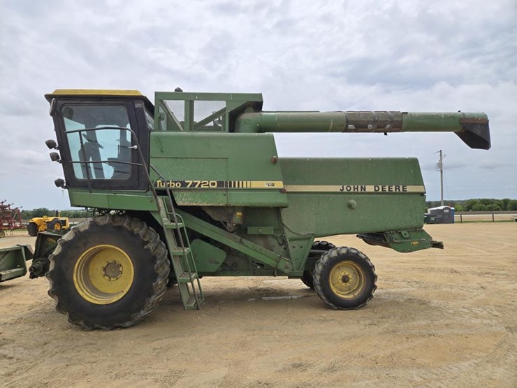 john-deere-7720-image-2