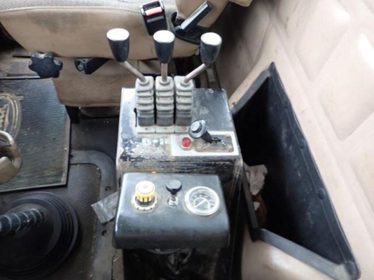 2004-mack-cv713-granite-t/a-rolloff-truck-1m2ag10c-image-20